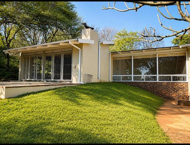 4 BEDROOM PROPERTY TO RENT IN MENLO PARK